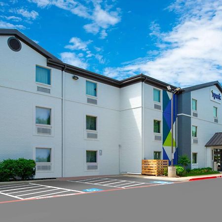 Spark By Hilton Dallas Market Center Exterior photo