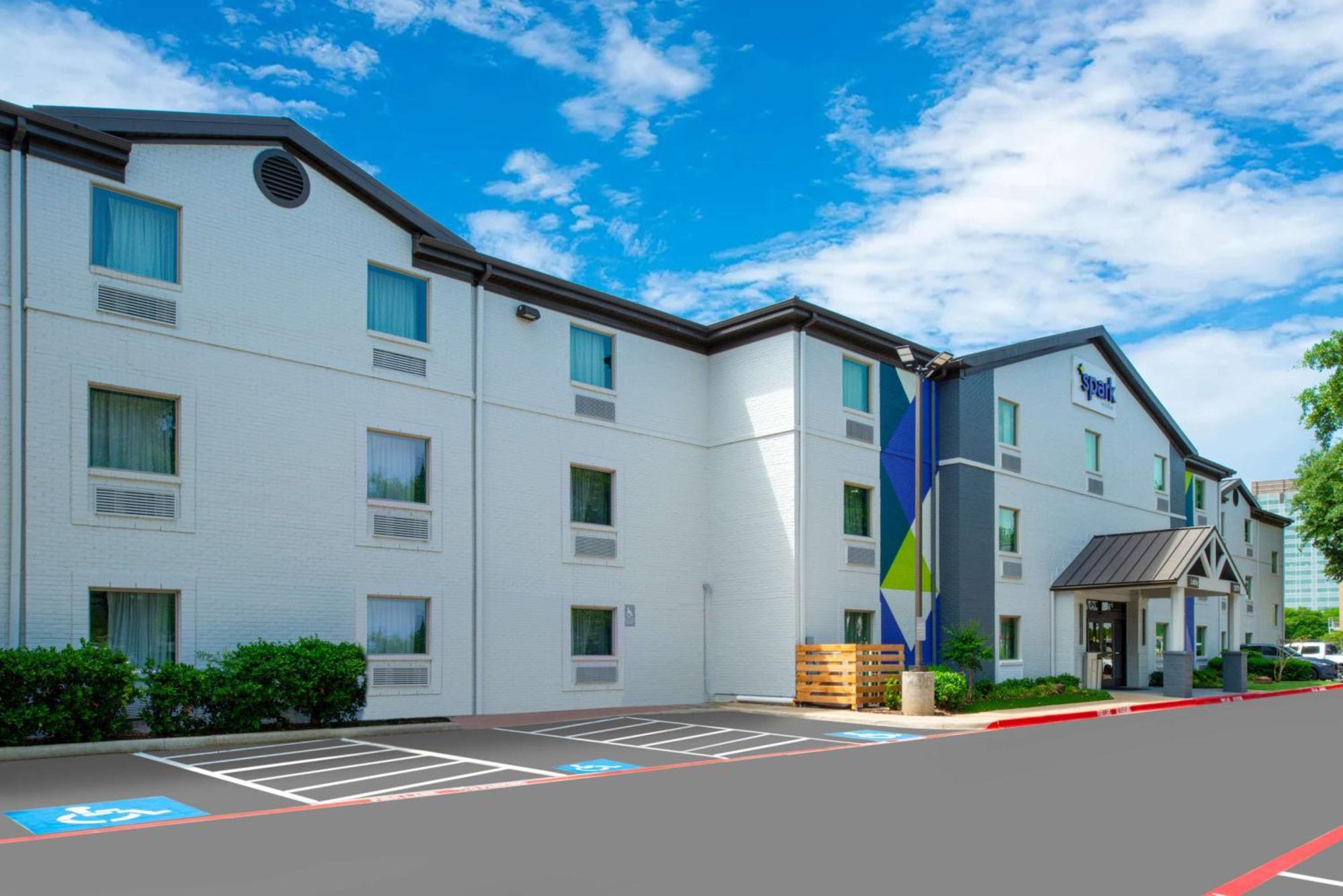 Spark By Hilton Dallas Market Center Exterior photo
